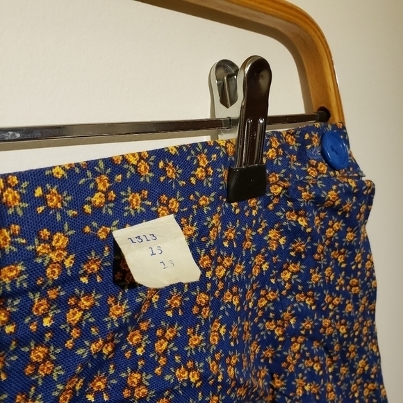 VINTAGE DEADSTOCK 60s High waisted tiny print floral pencil skirt - Picture 6 of 9